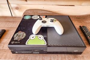 Amazing View 2br MOA, 98 sqm XBOX 200mbps, Printer