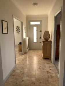 Maisons de vacances La Maison de Gari spacious house with swimming pool and beautiful exterior : photos des chambres