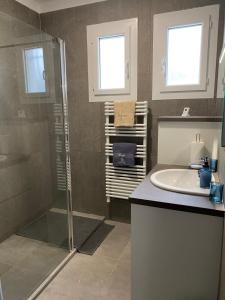 Maisons de vacances La Maison de Gari spacious house with swimming pool and beautiful exterior : photos des chambres