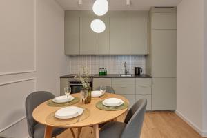 Leśna Sonata z ogrodem by Grand Apartments