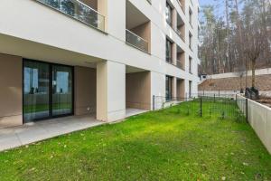 Leśna Sonata z ogrodem by Grand Apartments