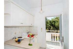 Tamar Apartments, Laganas