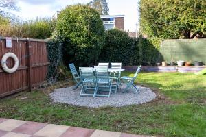 Spacious & Modern Triple-Story Cardiff Home with Pool Table