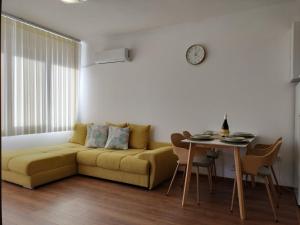 Апартамент Изгрев