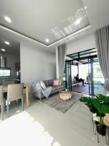 Brand New Sweet Home Warinchamrap - Khun Han