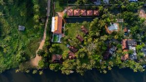 Palmgrove Lake Resort