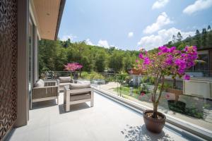 Grand View Residence Villa by NLA