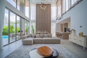 Grand View Residence Villa by NLA
