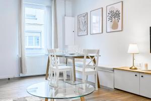 Maison trois chambres avec cour, parking gratuit