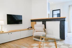 Maison trois chambres avec cour, parking gratuit