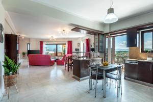 Sunlit sea view apartments