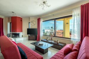 Sunlit sea view apartments