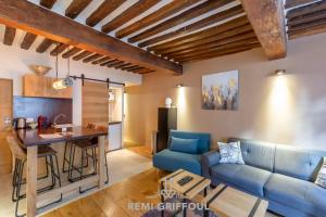 Appartements La Cachette de Lucie Heart of Honfleur 100m from the Port 2 Guests : photos des chambres