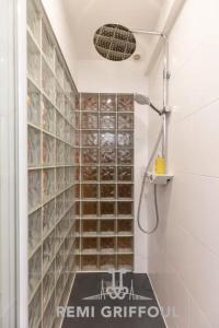 Appartements La Cachette de Lucie Heart of Honfleur 100m from the Port 2 Guests : photos des chambres