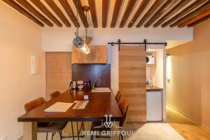 Appartements La Cachette de Lucie Heart of Honfleur 100m from the Port 2 Guests : photos des chambres