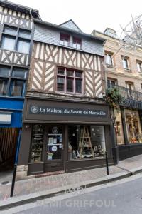 Appartements La Cachette de Lucie Heart of Honfleur 100m from the Port 2 Guests : photos des chambres