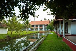 Palmgrove Lake Resort