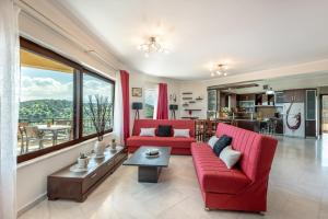 Sunlit sea view apartments