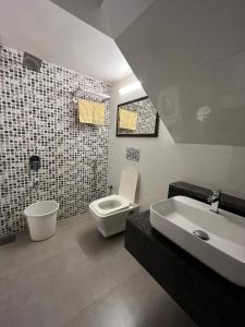 Royal Villa 2 - Lonavala 3BHK Bungalow with Pvt Swimming Pool