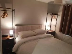 Beechcroft 2 bed part house - Stoke Climsland