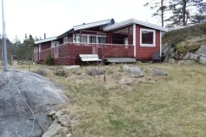 Flott hytte ved Bjellandsvegen - 维尼斯拉