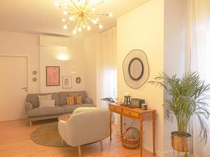 Bairro Alto Charming Bright Apt with AC Elevator