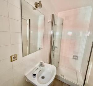 Enorme y Luminoso Apartamento para 13 personas con balcones en el corazón de Sevilla