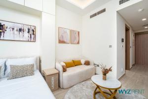 Winter Bliss Studio Azizi Riviera 9 Pool View