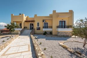 Sunlit sea view apartments