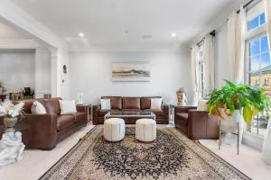 Luxiros Spacious Townhouse! - Oakton