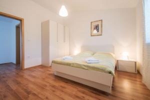 Villa Klara, beautiful and secluded villa close to the beach