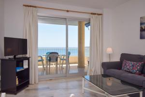 Ref 257 Apartamento en primera línea de playa con impresionantes vistas al Mediterráneo
