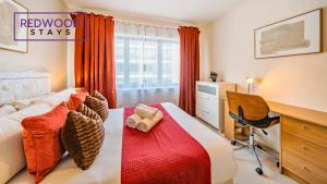 Premium Serviced Apartment in Basingstoke Town Centre, Free Parking By Redwood Stays
