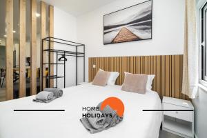 #304 - Albufeira Beach House by Home Holidays