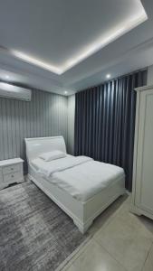 A luxurious unit with clever access and a distinctive location