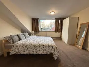Bright and Cozy stay in Leeds - Bramley
