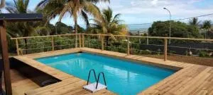 Villa moderne avec piscine à Sainte-Rose, 160 m² - Sofaïa