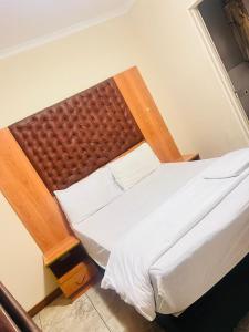 Lodge on 98 Alexander