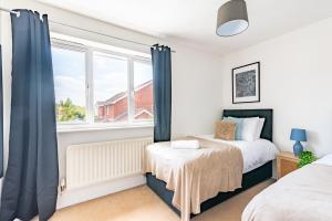 Five Bedroom Home with Large Dining Area