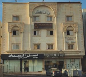 A luxurious unit with clever access and a distinctive location