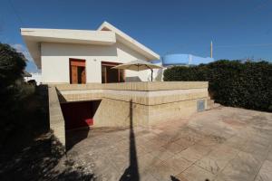Villa Posto Rosso vista mare by Apulia Home