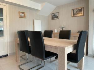 Maisons de vacances Modern and Bright home walk to beach with garage : photos des chambres