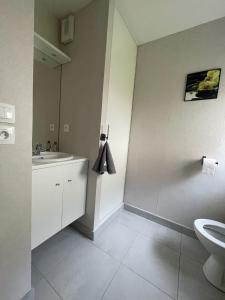 Maisons de vacances Modern and Bright home walk to beach with garage : photos des chambres