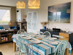 Maison spacieuse, plage à 200m, Trégastel - FR-1-542-6