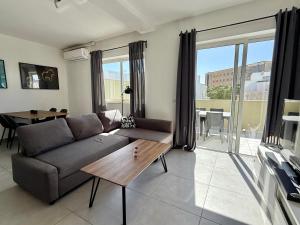 Modern penthouse - 3hvězdičkové hotely ve městě Pieta