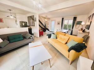Maisons de vacances Maison lumineuse avec jardin entre plages de Cap-Coz et Beg-Meil, proche activites nautiques - FR-1-481-173 : photos des chambres