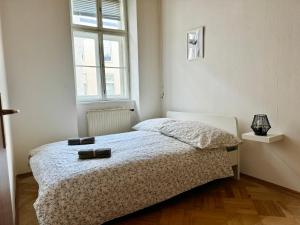 2 Bedroom Long-Term Central Apartment with Free Parking