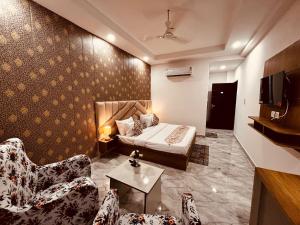 Krish Lodge