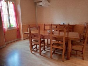 Maisons de vacances House with pool Ideal for 8 guests : photos des chambres