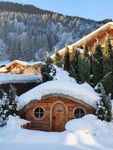Chalets Chalet Clocher Sleeps 10 Hot tub : photos des chambres